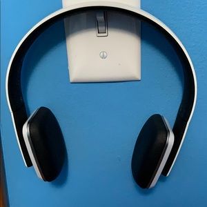 Zed solos wireless headphones